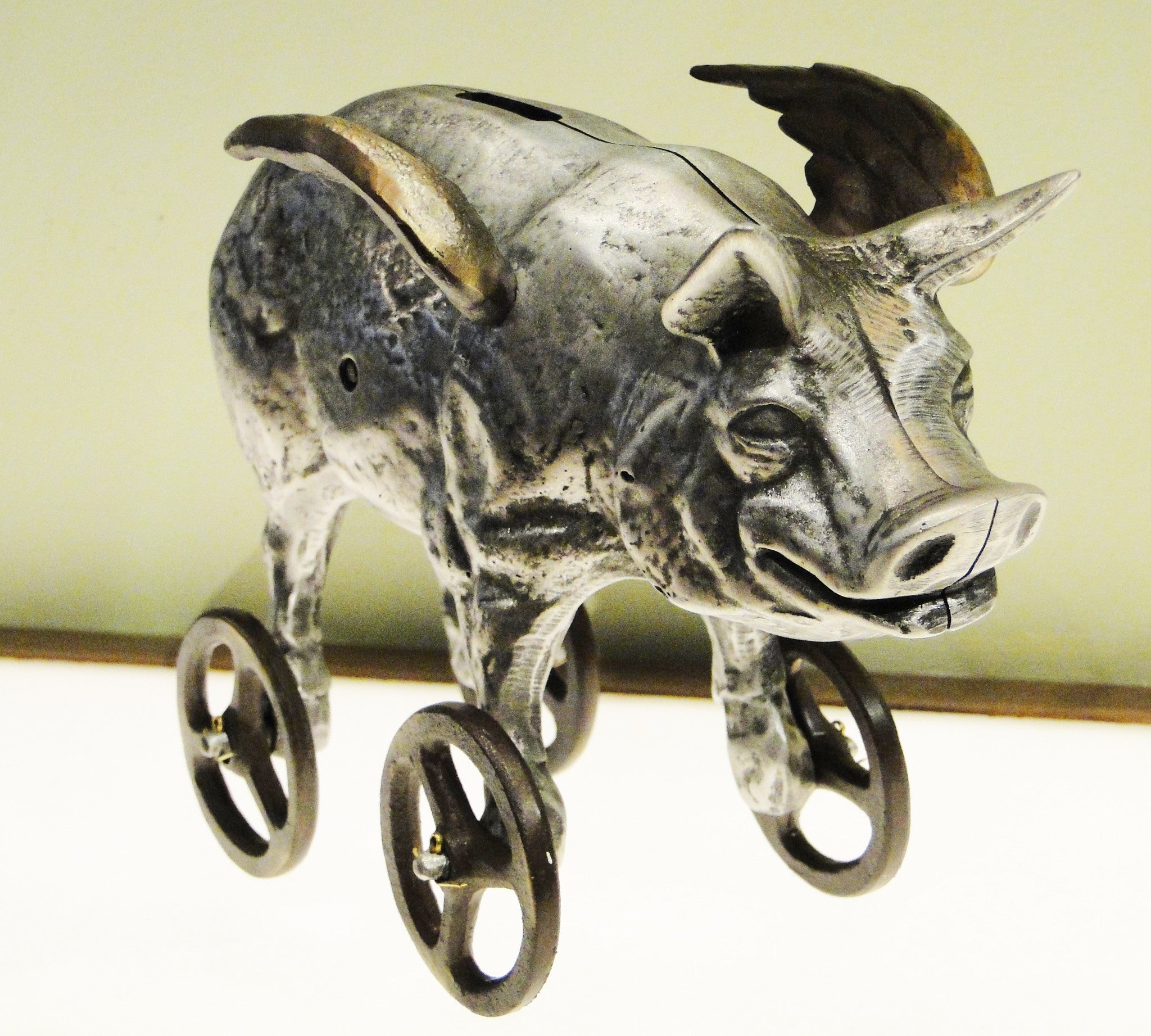 Detail Flying Pig Piggy Bank Nomer 39