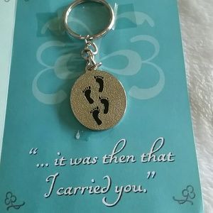 Detail Footprints In The Sand Keychain Nomer 32