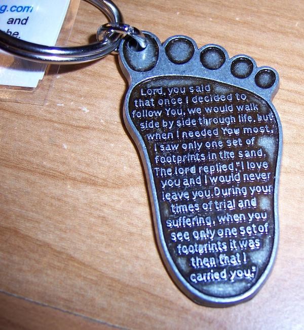 Detail Footprints In The Sand Keychain Nomer 36