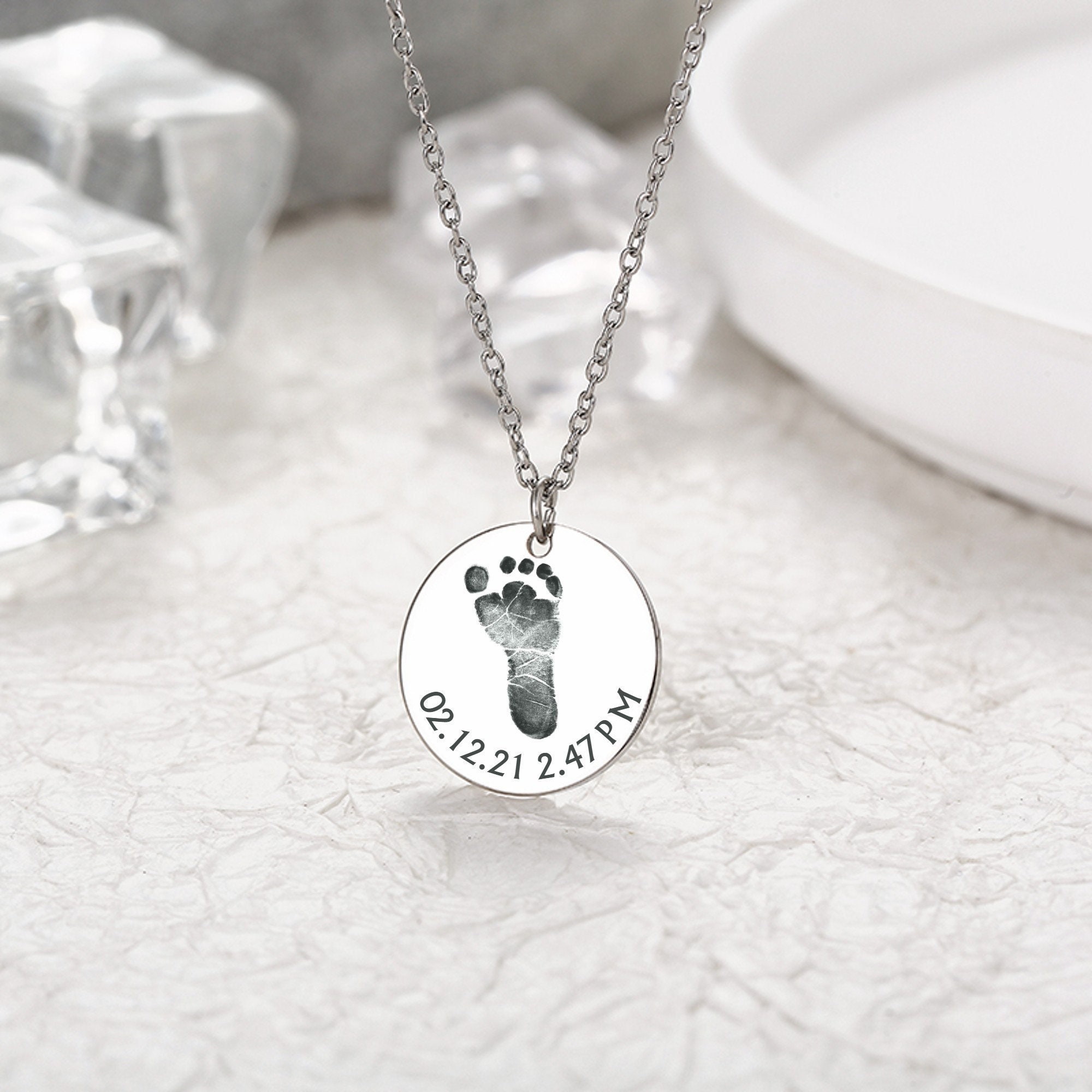 Detail Footprints In The Sand Necklace Nomer 37