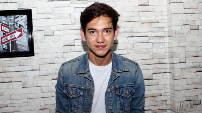 Detail Foto Adipati Dolken Terbaru Nomer 44