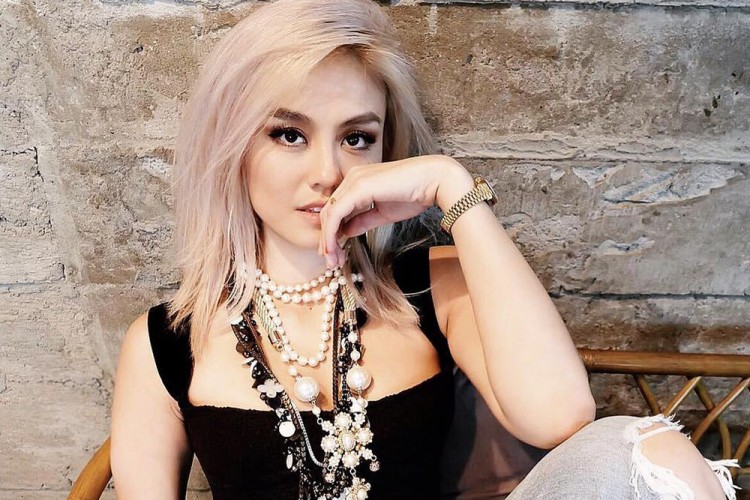 Detail Foto Agnes Terbaru Nomer 20