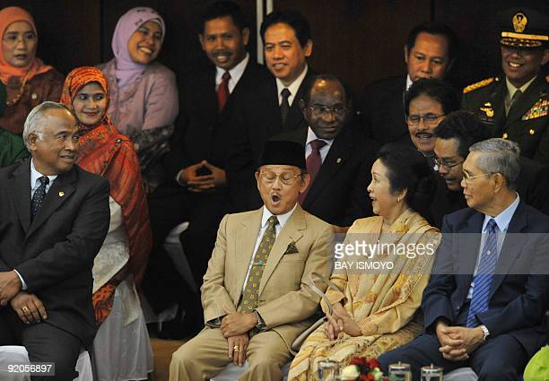 Detail Foto Ainun Habibie Nomer 22