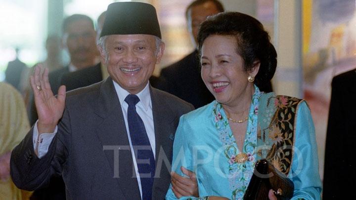 Detail Foto Ainun Habibie Nomer 48