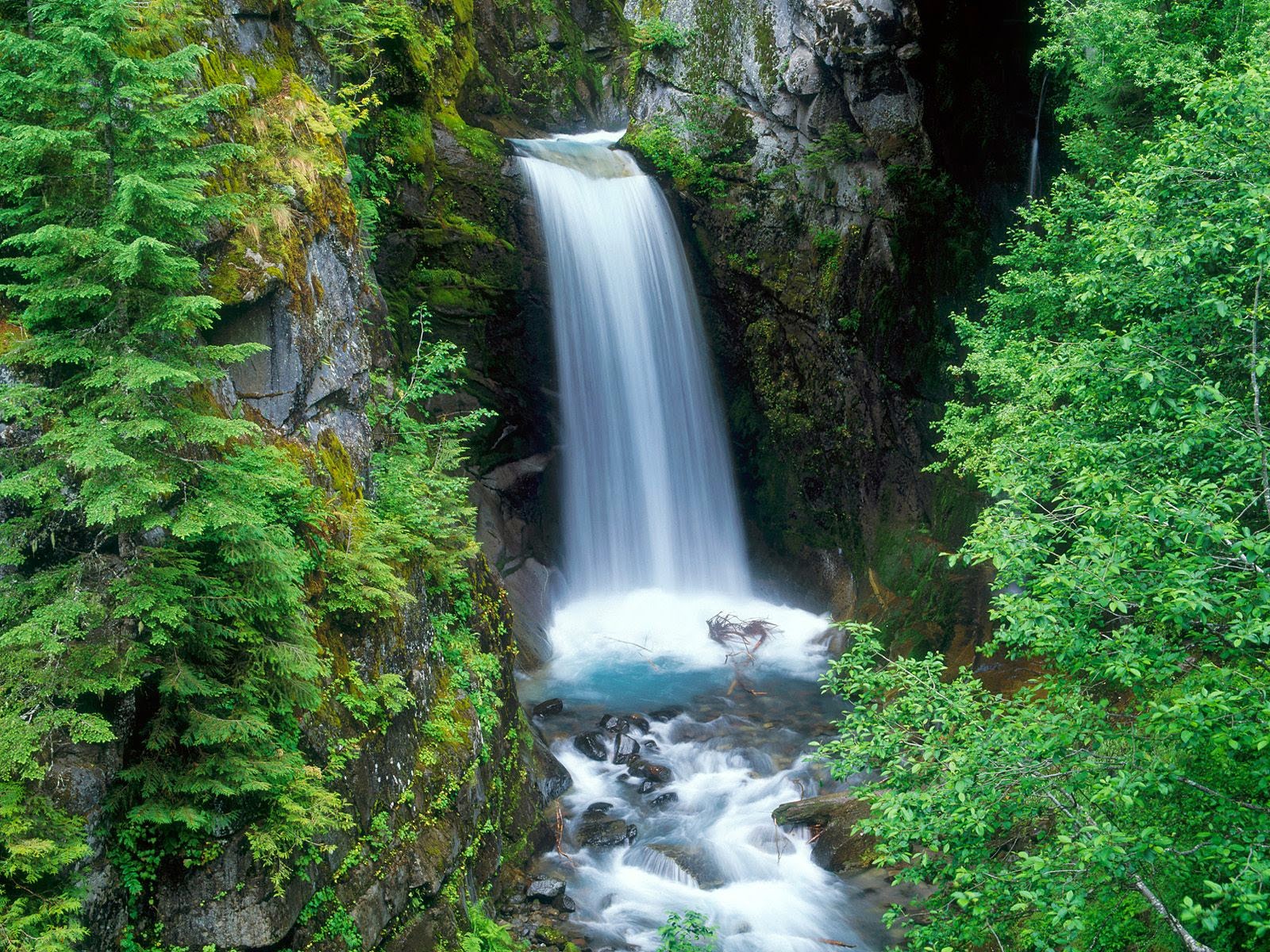 Detail Foto Air Terjun Bergerak Nomer 26