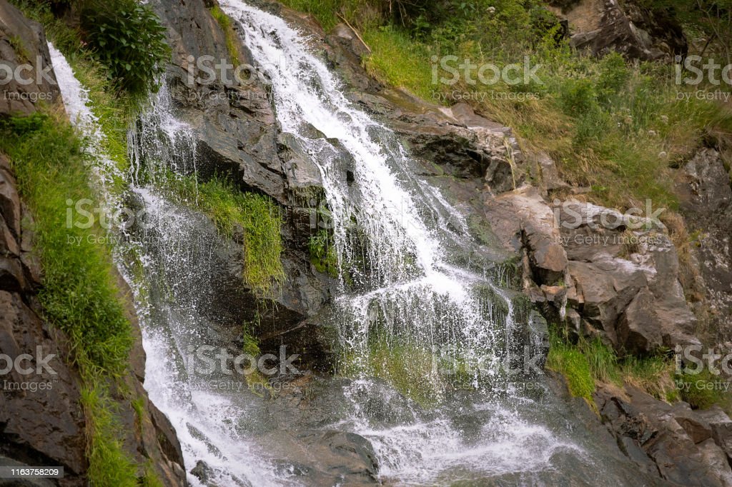 Detail Foto Air Terjun Bergerak Nomer 39