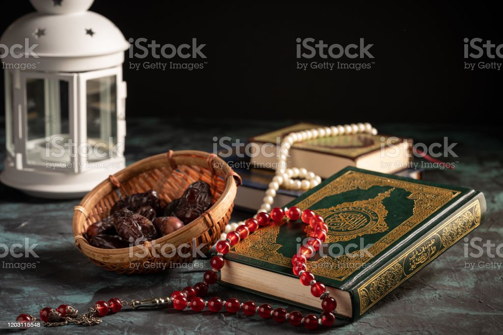 Detail Foto Al Quran Dan Tasbih Nomer 3