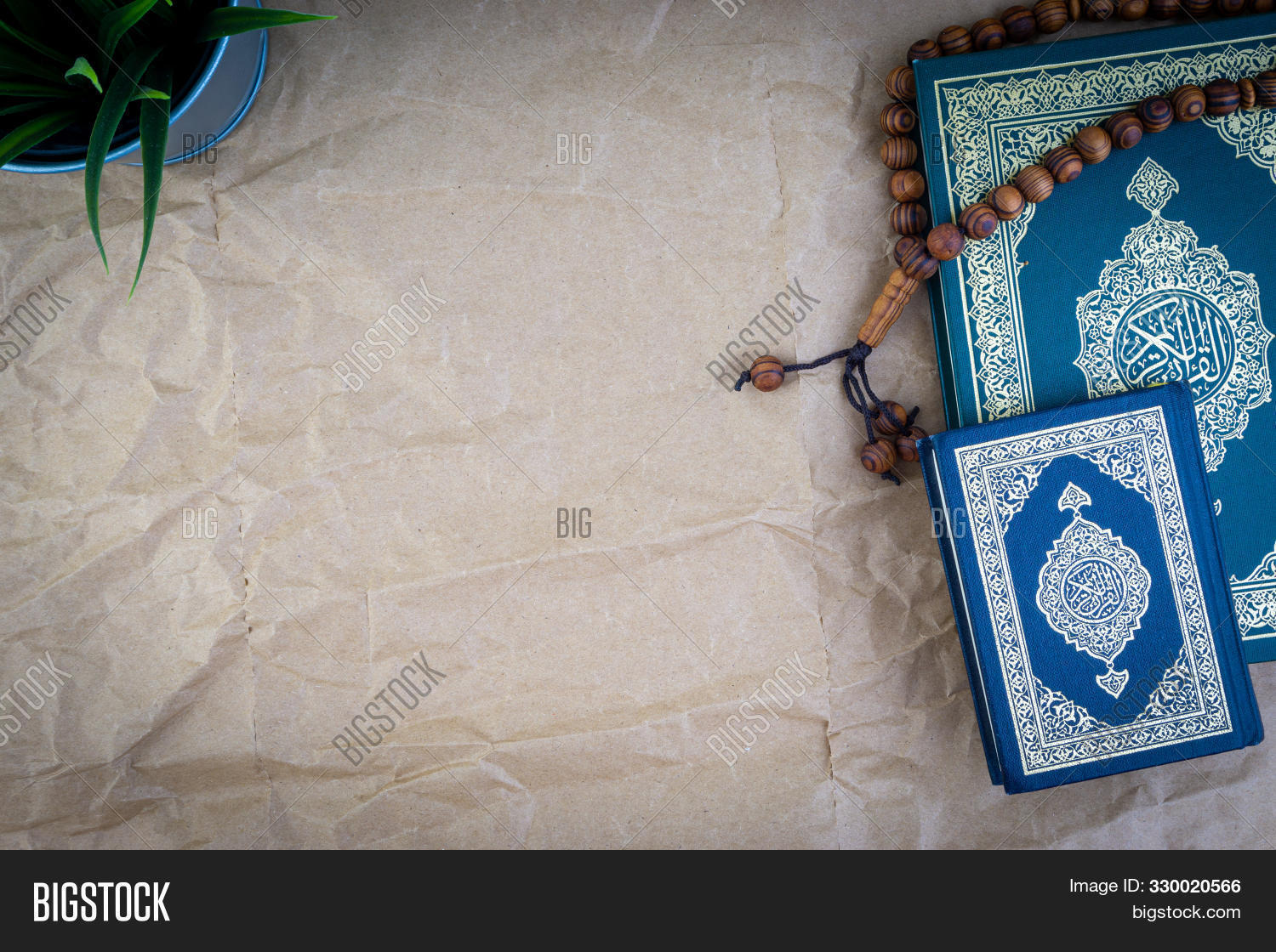 Detail Foto Al Quran Dan Tasbih Nomer 47