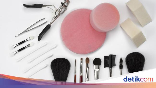 Detail Foto Alat Make Up Nomer 6