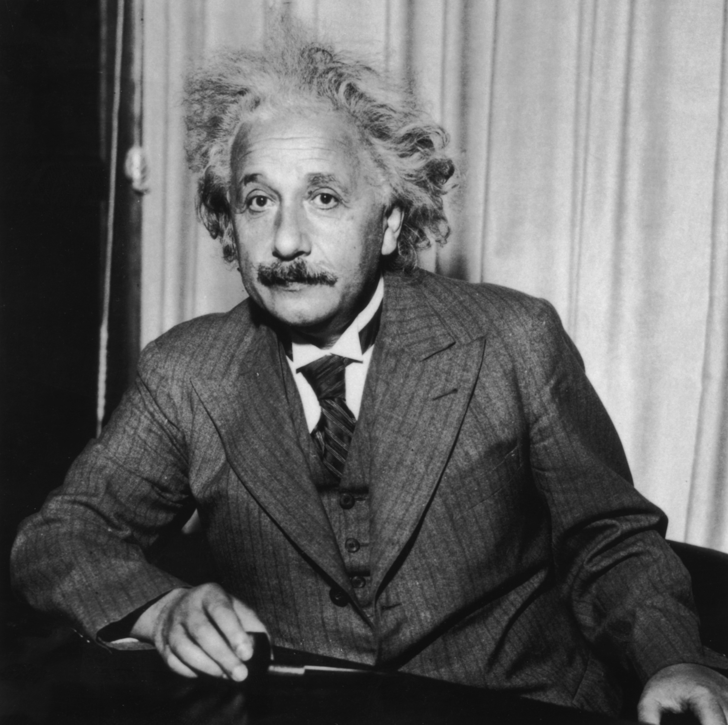 Detail Foto Albert Einstein Nomer 48