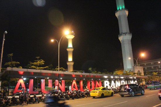 Foto Alun Alun Bandung - KibrisPDR