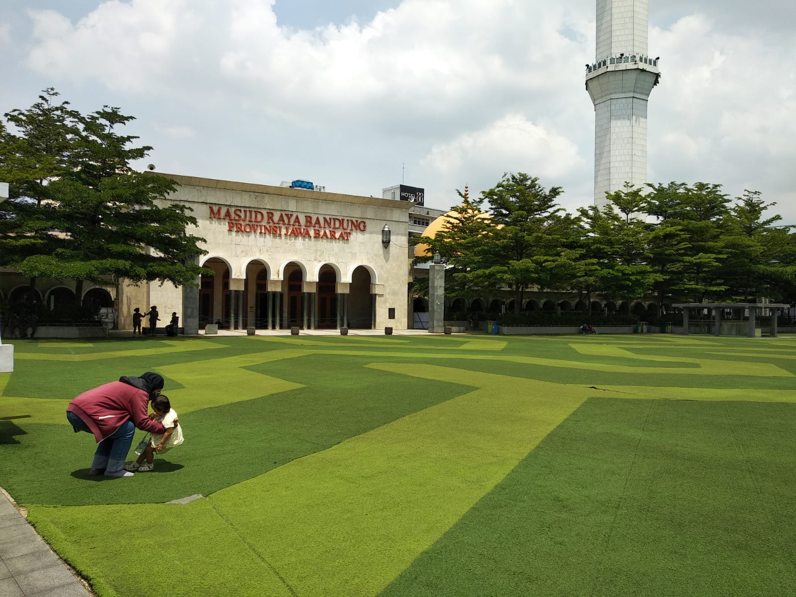 Detail Foto Alun Alun Bandung Nomer 13