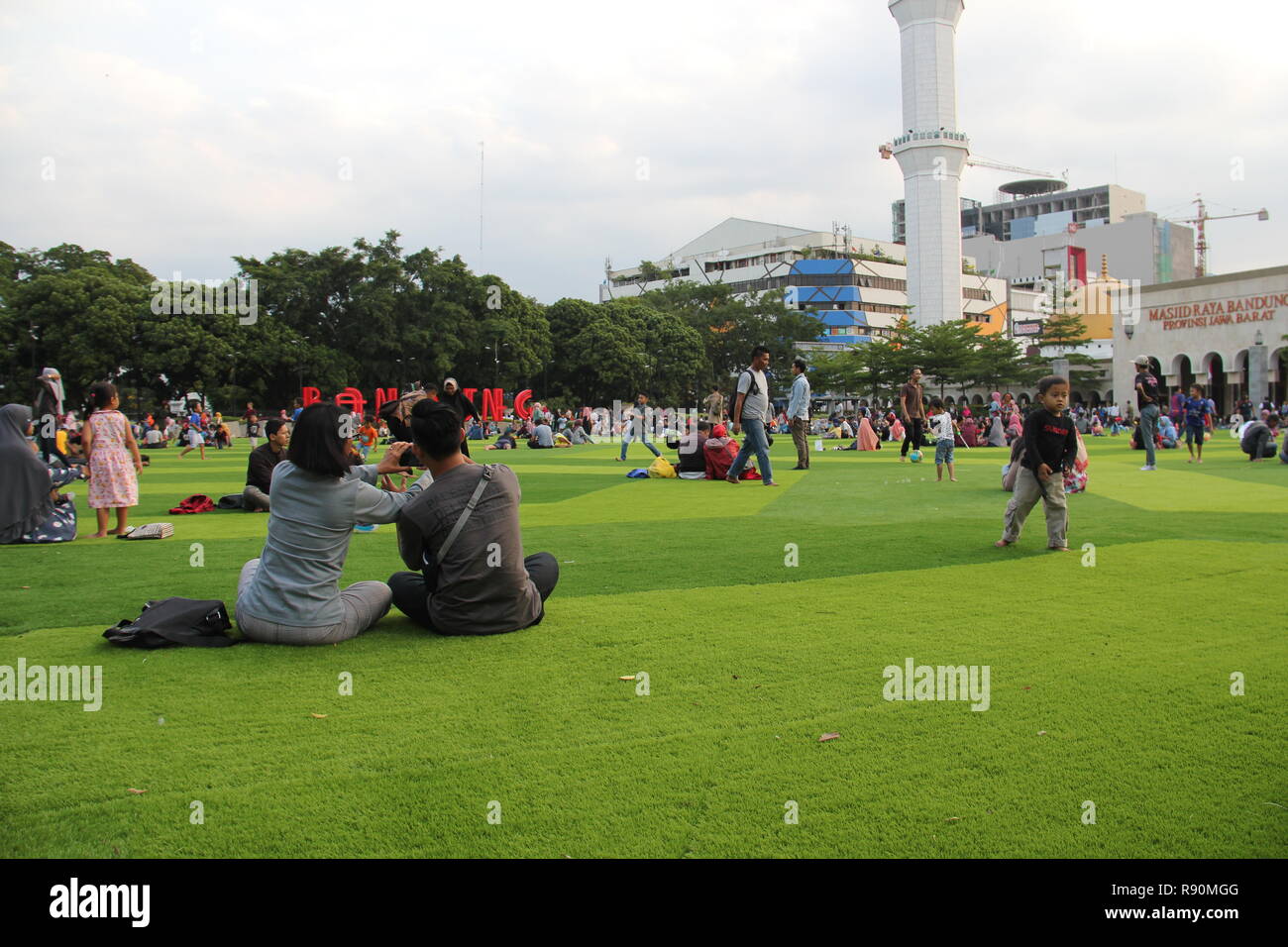 Download Foto Alun Alun Bandung Nomer 20