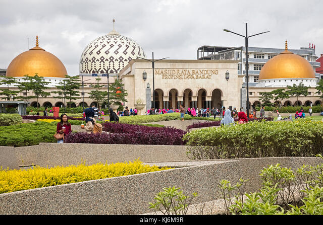 Detail Foto Alun Alun Bandung Nomer 31