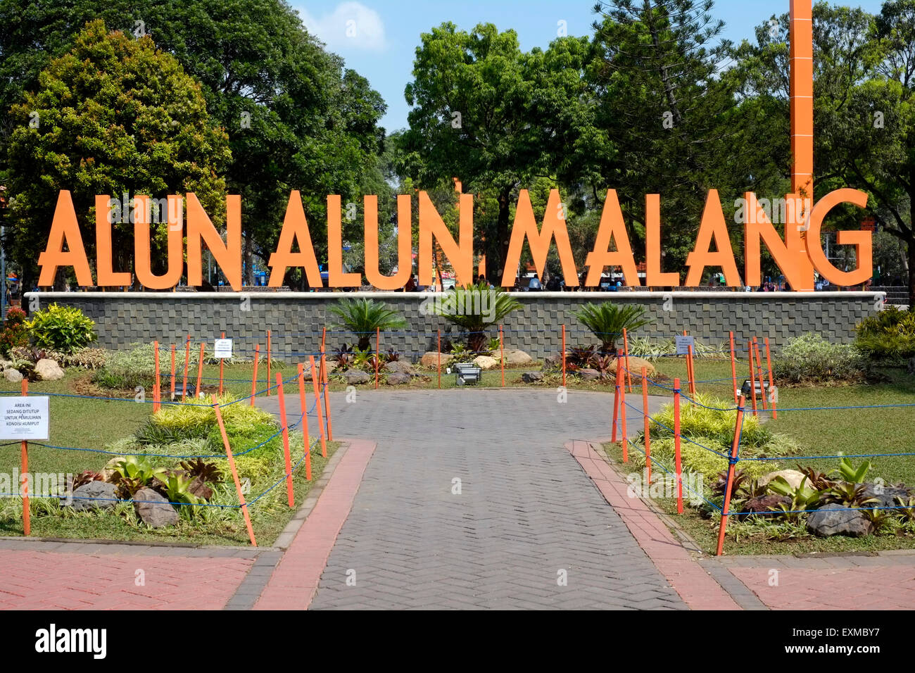 Detail Foto Alun Alun Malang Nomer 11