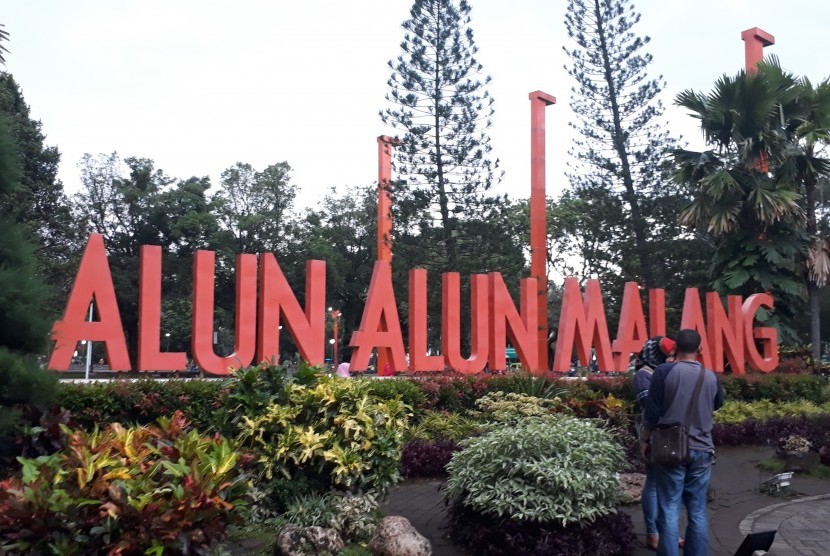 Detail Foto Alun Alun Malang Nomer 19