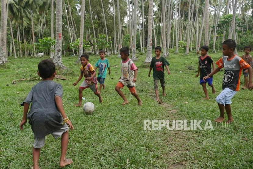 Detail Foto Anak Desa Bermain Nomer 43