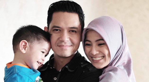 Detail Foto Anak Dude Harlino Nomer 43