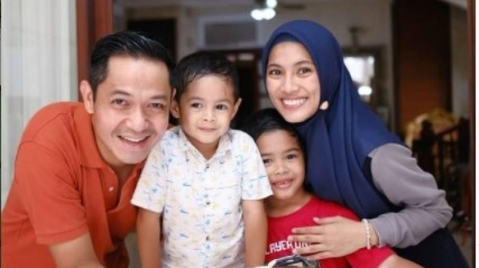 Detail Foto Anak Dude Harlino Nomer 8