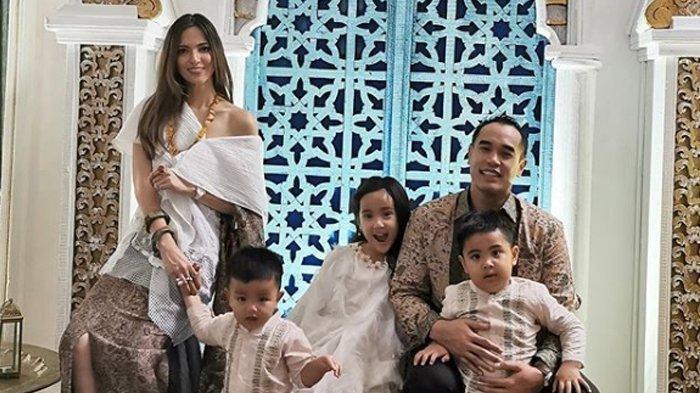 Detail Foto Anak Nia Ramadhani Dan Ardi Bakrie Nomer 31