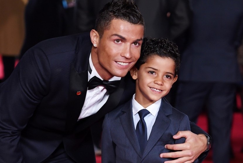 Detail Foto Anak Ronaldo Nomer 5
