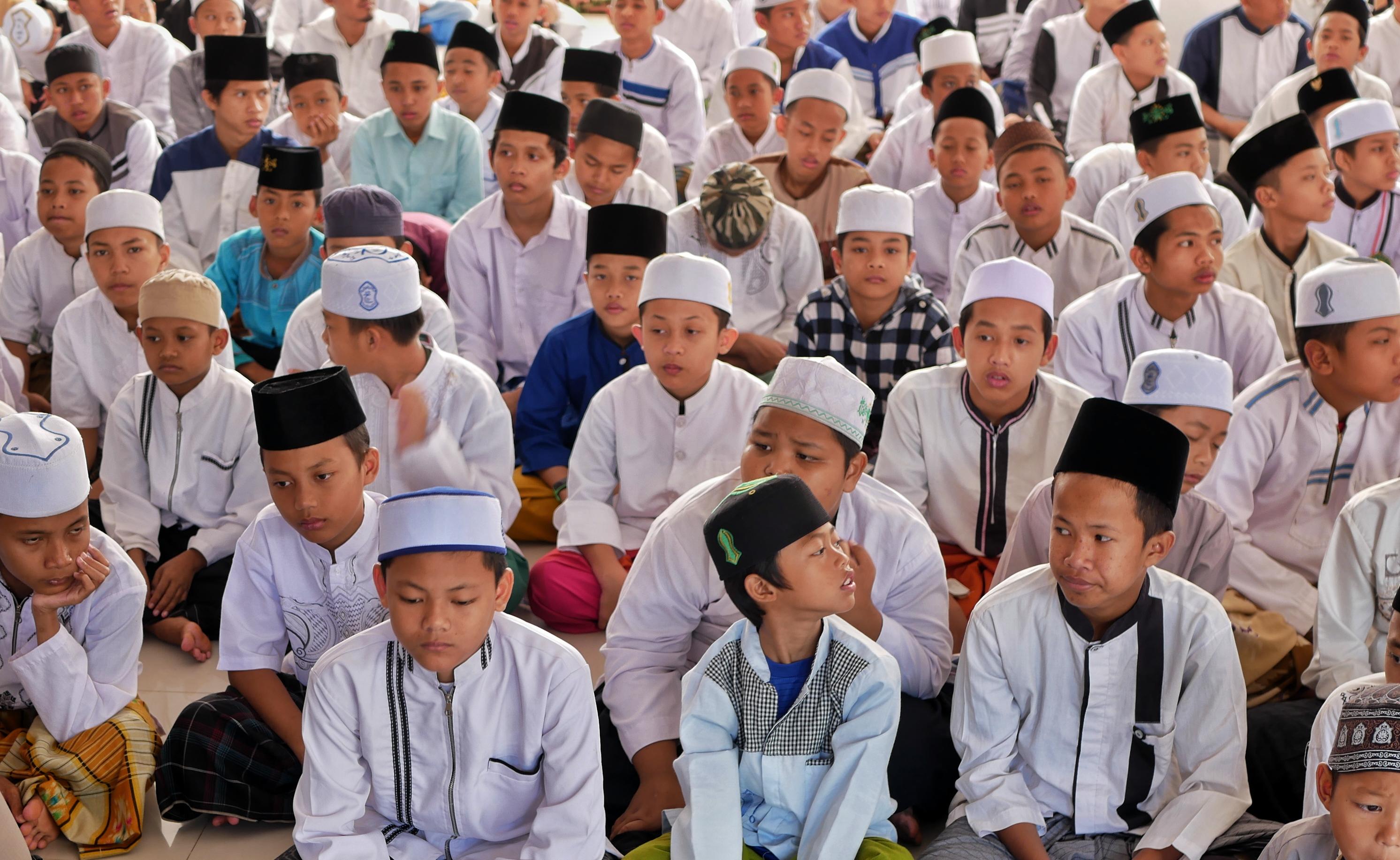 Foto Anak Santri Putra - KibrisPDR