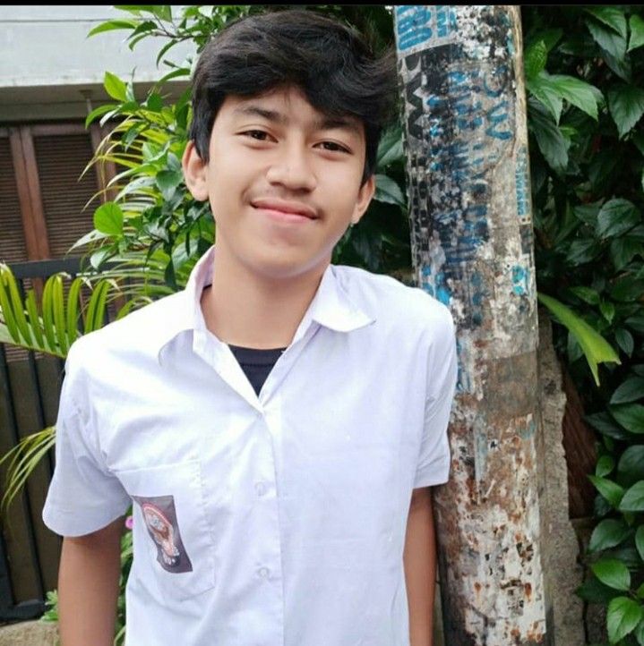 Download Foto Anak Sekolah Ganteng Nomer 3