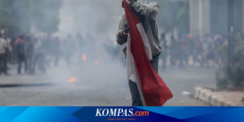 Detail Foto Anak Stm Bawa Bendera Nomer 23