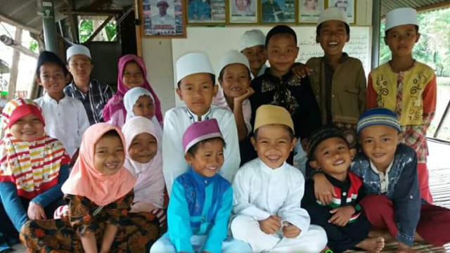 Detail Foto Anak Yatim Nomer 31