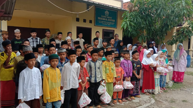 Detail Foto Anak Yatim Nomer 35