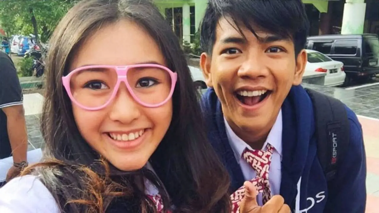 Detail Foto Angga Putra Dan Pacar Nomer 17