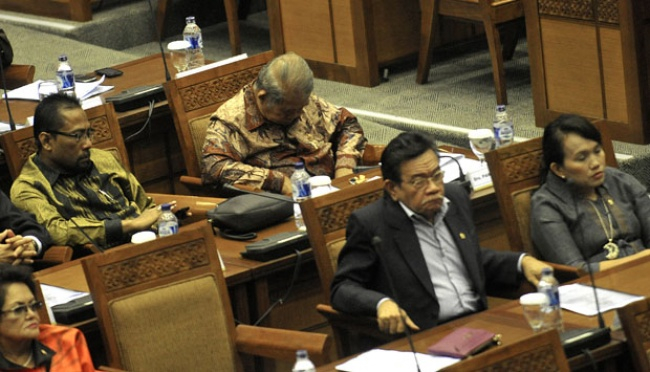 Detail Foto Anggota Dpr Tidur Nomer 35