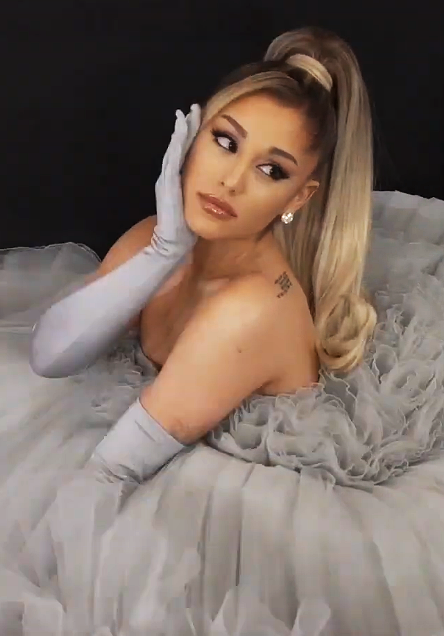 Foto Ariana Grande - KibrisPDR