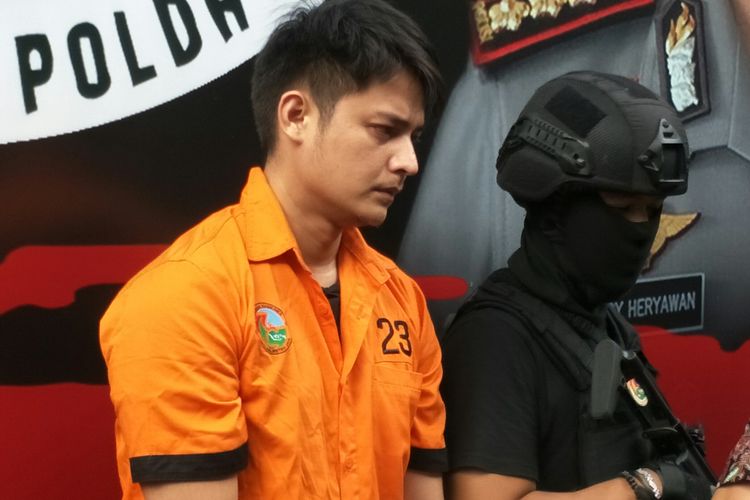 Detail Foto Artis Aulia Farhan Nomer 42