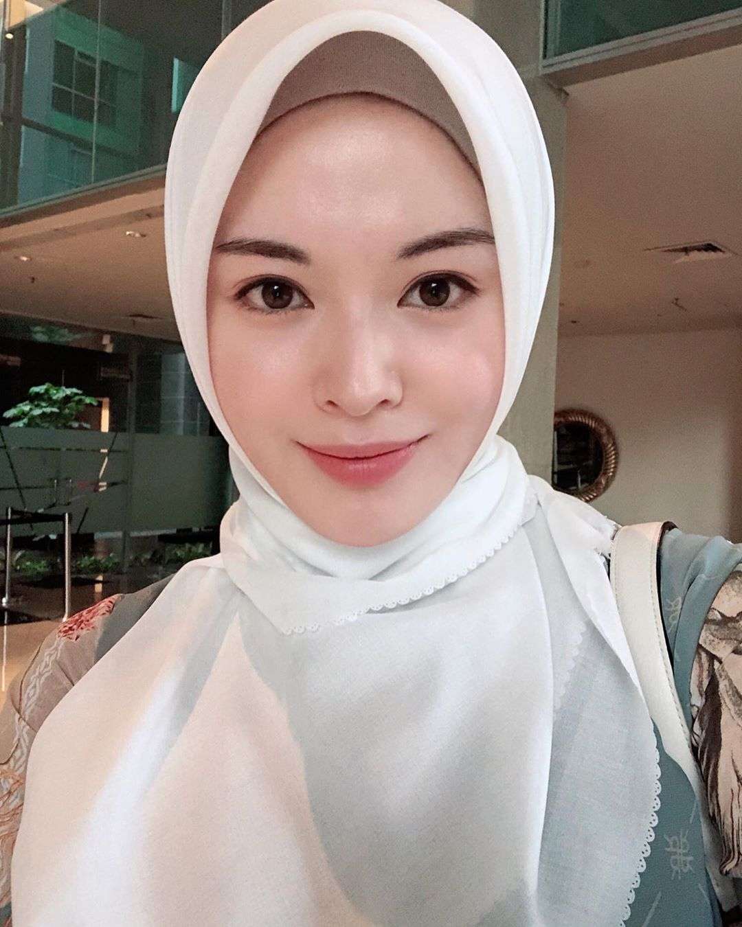 Detail Foto Artis Berhijab Nomer 24