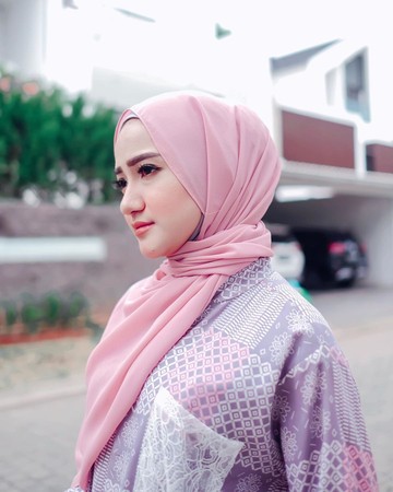 Detail Foto Artis Cantik Berhijab Nomer 11