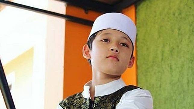 Detail Foto Artis Cilik Ganteng Nomer 41