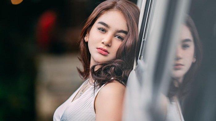 Detail Foto Artis Ftv Inisial Hh Nomer 12