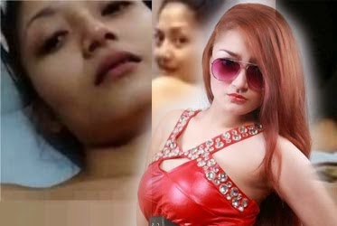 Detail Foto Artis Hot Nomer 40