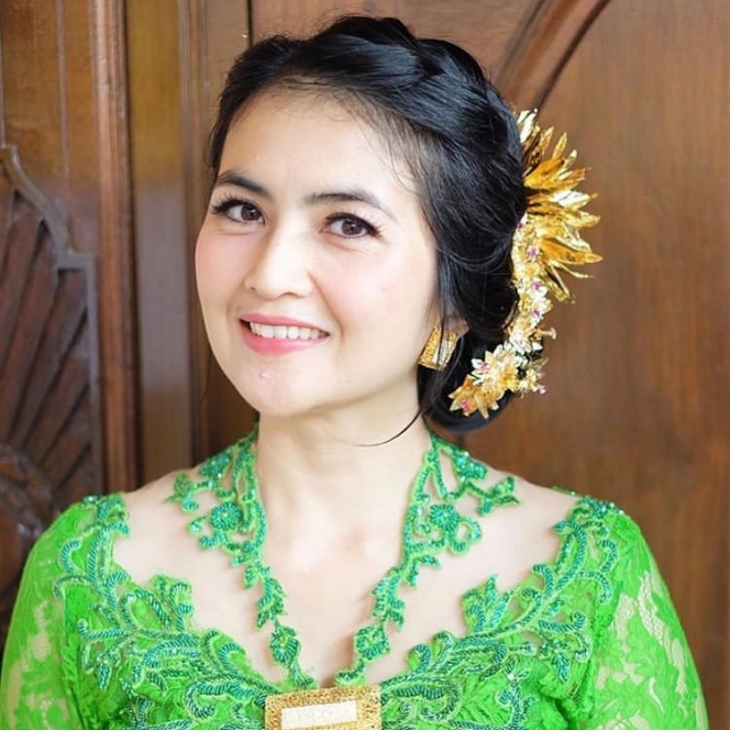 Detail Foto Artis Kadek Devi Nomer 25