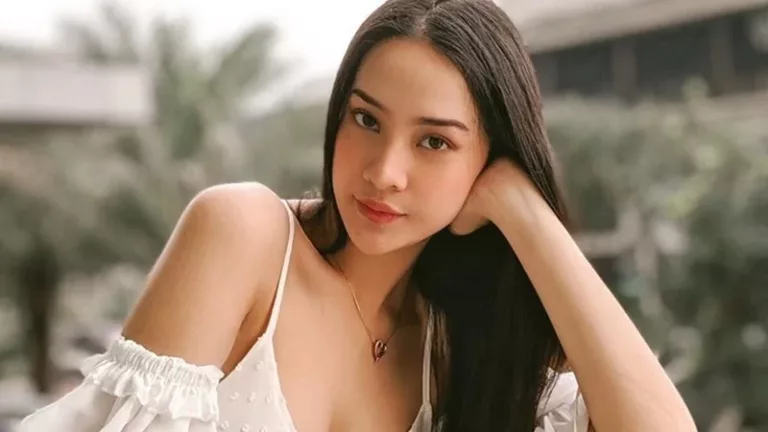 Detail Foto Artis Lagi Mandi Nomer 31