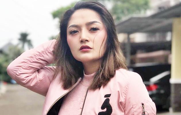 Detail Foto Artis Lagi Mandi Nomer 36