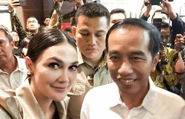 Detail Foto Artis Luna Maya Nomer 24