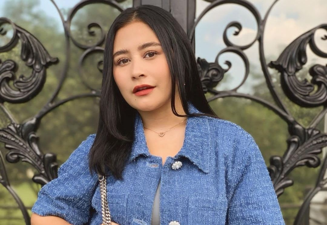 Detail Foto Artis Prilly Nomer 5