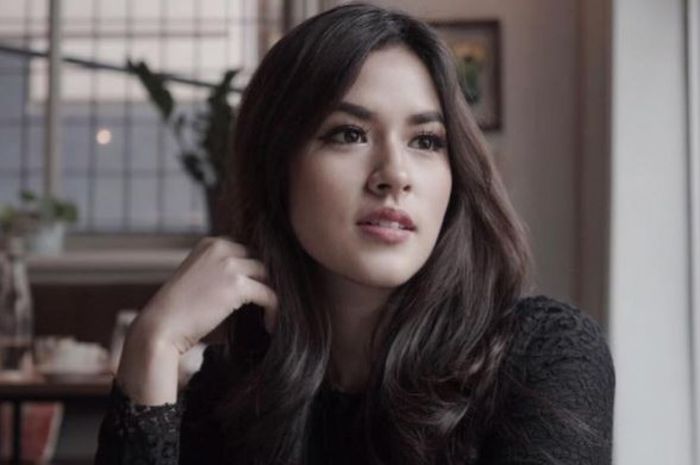 Detail Foto Artis Raisa Nomer 10