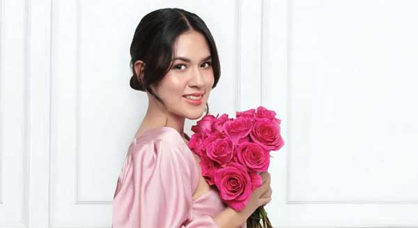 Detail Foto Artis Raisa Nomer 46