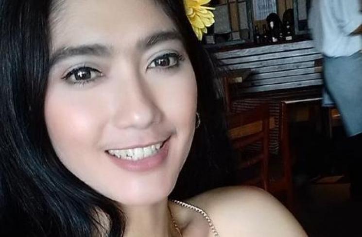 Detail Foto Artis Revi Mariska Nomer 4