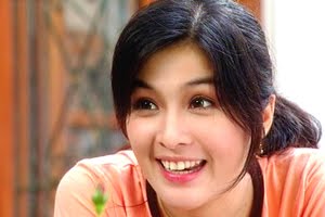 Detail Foto Artis Sandra Dewi Nomer 30