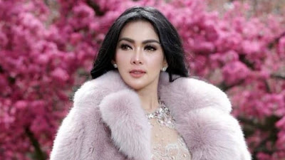 Detail Foto Artis Syahrini Nomer 17