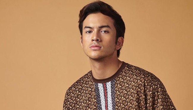 Detail Foto Artis Terganteng Di Indonesia Nomer 4